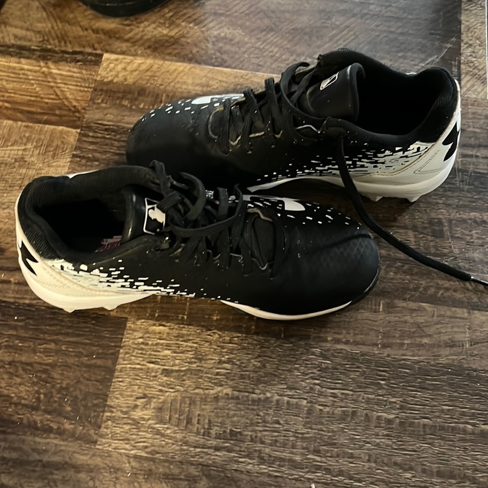 Size 1 under armor cleats SOLD